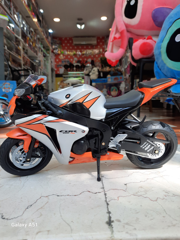 ماکت موتور CBR1000 مقیاس ۱/۶